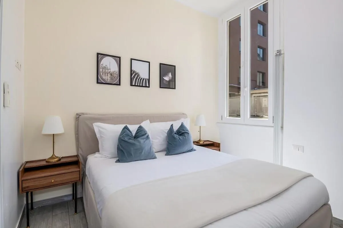 Vista Corso Buenos Aires 2 Bedroom Penthouse By Keyhost Milano